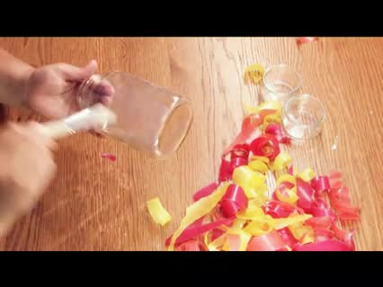 Tischdekoration in Feuer-Optik