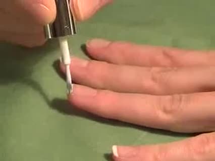 Wie macht man french manicure?