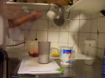 Parfait selber machen - mit Joghurt und Erdbeeren