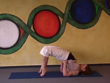Vom Schulterstand zur Brücke - Hatha Yoga Übungsfolge