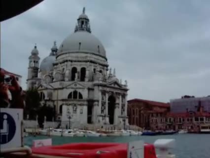 Aufenthalt in Venedig: Lasst euch eine Fahrt auf dem Canale Grande nicht entgehen!