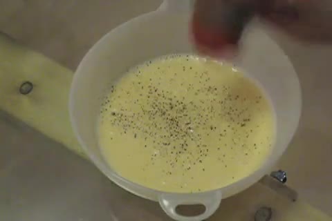 Bouillon mit Eierstich zubereiten