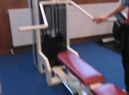 Übungen für das Brustmuskeltraining mit Geräten