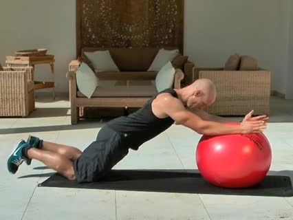  Starke Rumpfmuskulatur mit dem Gymnastikball