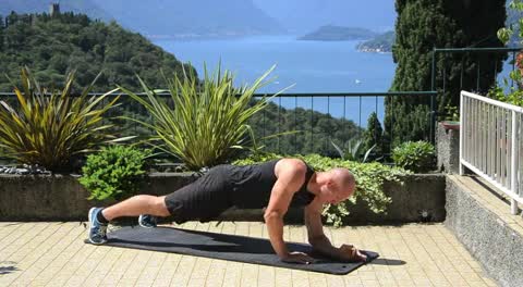 Core Training mit Gladiator Push-Ups