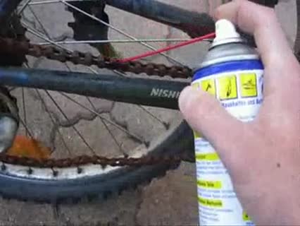 Rostige Fahrradkette reinigen