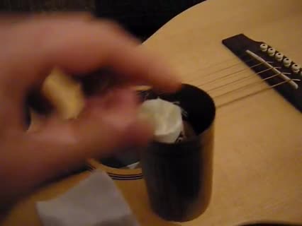 Tipp: So bleiben Gitarrensaiten länger haltbar