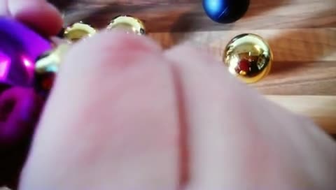 Christbaumkugeln mal anders: zur Traube zusammenbinden
