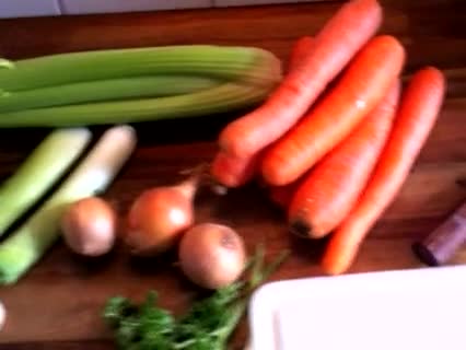 Rezept für selbstgemachte Gemüsebrühe