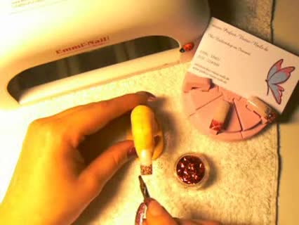 Anleitung Nailart mit Glitterstreifen