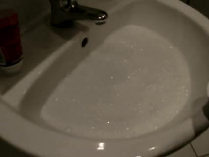 Kleidung von Hand waschen