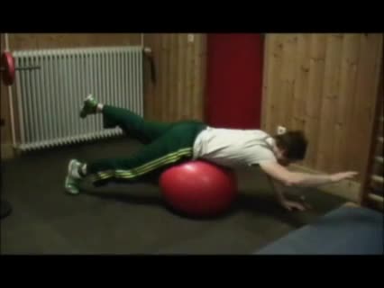 Übungen für die Rückenmuskulatur mit dem Pezziball