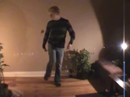 Hackysack - Kombination aus übers bein und Around The World