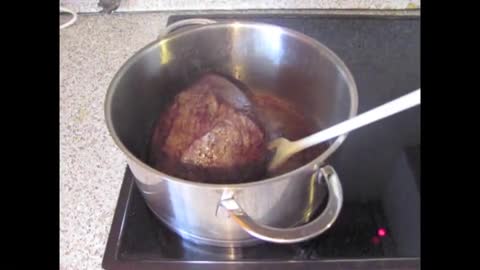 Einfaches Rezept für Rinderbraten aus dem Backofen