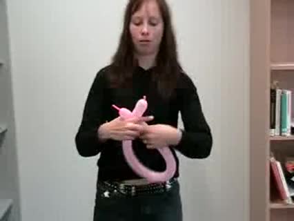 ein Hut aus Modellierballons