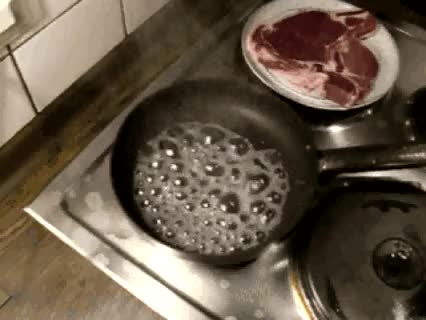 Fettarm braten mit Mineralwasser