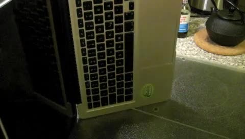 Laptop-Tastatur sauber machen