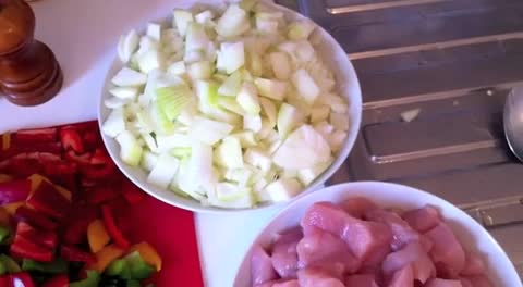 Leckeres Rezept für Paprika-Hühnchen geschnetzelt