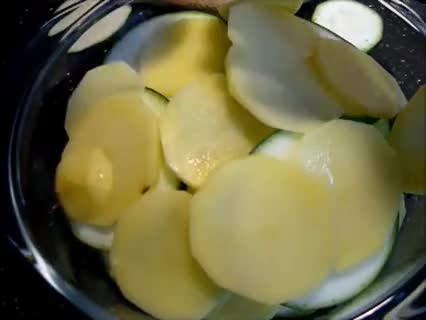 Zucchini-Kartoffel-Gratin