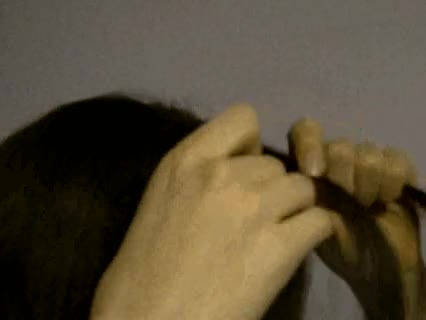 Haare flechten - so macht man einen geflochtenen Pony