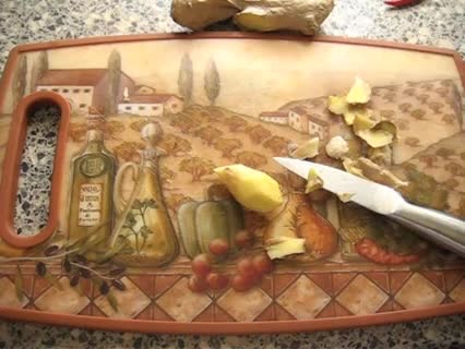 Kochen mit asiatischem Gemüse und frischen Gewürzen