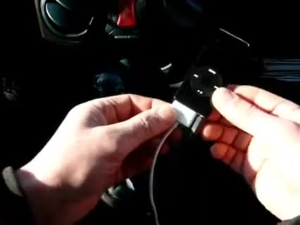 iPod im Auto aufladen