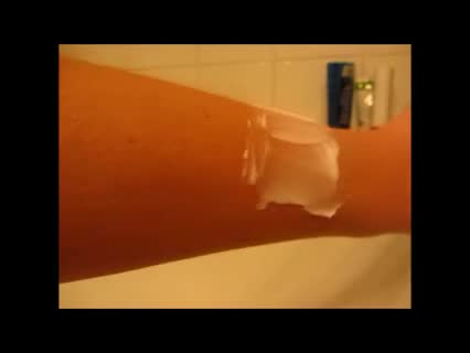 Mit Bleichcreme unerwünschte Körperhaare unsichtbar machen