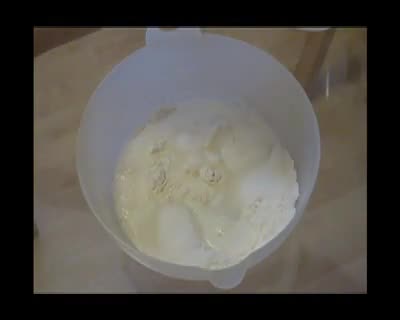 Osterhase backen aus Hefeteig