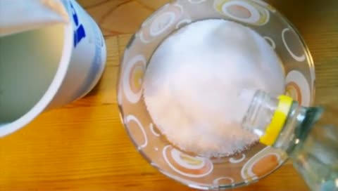 Ökologischen Badreiniger aus Buttermilch selber machen