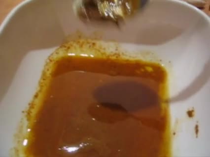 Grillfleisch einlegen: Curry-Marinade und Honig-Senf-Marinade