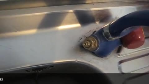 Wie repariert man einen tropfenden Wasserhahn?