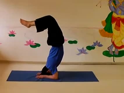 Der Skorpion - Yoga Uebung zum Zuschauen