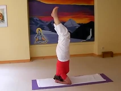 Shirshasana - Kopfstand mit Padmakshi